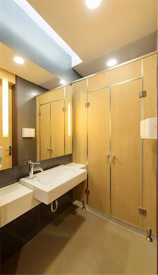 ** Hotel Hanting Shanghai Hongqiao Hub Railway Station China